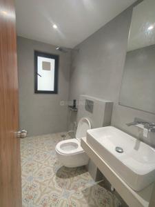 Bathroom Image of 1600 Sq.ft 2 BHK Apartment / Flat for rent in Ram Nagar Nagpur for Rs. 40000