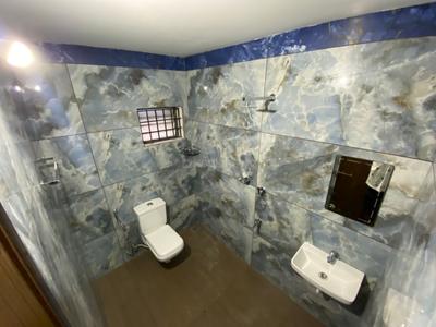 Bathroom Image of 1200 Sq.ft 3 BHK Builder Floor for rent in Vaduthala Kochi for Rs. 28000