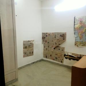 Hall Image of 650 Sq.ft 1 BHK Builder Floor for rent in Mukherjee Nagar New Delhi for Rs. 14000