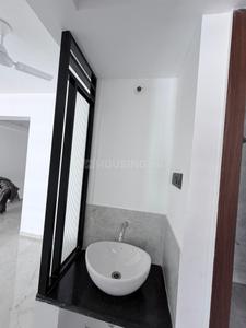 Bathroom Image of 900 Sq.ft 2 BHK Apartment / Flat for sale in Unique Youtopia, Kharadi Pune for Rs. 11000000