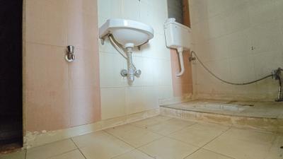 Bathroom Image of 650 Sq.ft 1 BHK Apartment / Flat for sale in Kalwa Thane for Rs. 7500000