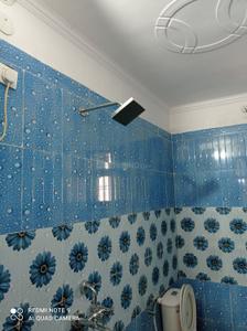 Bathroom Image of 1000 Sq.ft 2 BHK Apartment / Flat for rent in Ugrasen Nagar Rishikesh for Rs. 17000