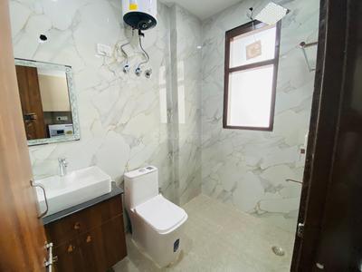 Bathroom Image of 980 Sq.ft 1 BHK Builder Floor for rent in Sector 39 Gurgaon for Rs. 30000