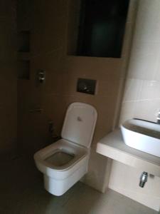 Common Bathroom Image of 2570 Sq.ft 4 BHK Apartment / Flat for sale in Experio Platinum Elysium, Nerul Navi Mumbai for Rs. 62000000