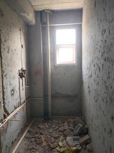 Common Bathroom Image of 1000 Sq.ft 3 BHK Builder Floor for sale in Patparganj New Delhi for Rs. 11000000