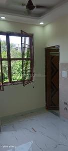 Bedroom Image of 700 Sq.ft 2 BHK Builder Floor for rent in Trivani Apartment, Jhilmil Colony New Delhi for Rs. 20000