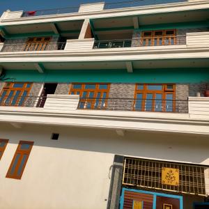 Image of 900 Sq.ft 2 BHK Builder Floor for rent in Vishwakarmapuram, Gorakhpur for Rs. 9000