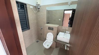 Image of 750 Sq.ft 2 BHK Apartment / Flat for sale in Sunteck MCGB Staff Gilbird CHSL, Andheri West, Mumbai for Rs. 20000000