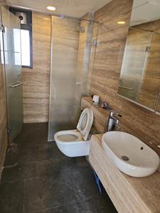Common Bathroom Image of 1500 Sq.ft 3 BHK Apartment / Flat for sale in Lodha Dioro, Sion Mumbai for Rs. 46000000
