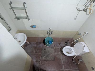 Bathroom Image of 1190 Sq.ft 2 BHK Apartment / Flat for rent in Maithri Shilphitha Splendour, Mahadevapura Bengaluru for Rs. 45000