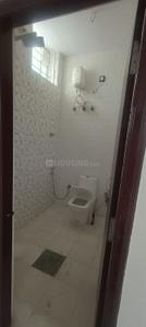 Bathroom Image of 650 Sq.ft 1 BHK Builder Floor for rent in Varanasi Bengaluru for Rs. 14000