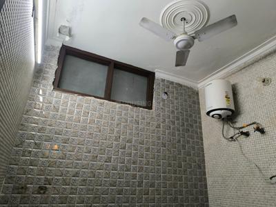 Bathroom Image of 2250 Sq.ft 3 BHK Builder Floor for rent in Sector 9 Faridabad for Rs. 25000