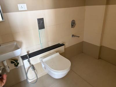Bathroom Image of 1050 Sq.ft 2 BHK Apartment / Flat for rent in Treeland, Gangapur Nashik for Rs. 27000