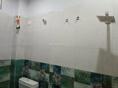 Bathroom Image of 810 Sq.ft 2 BHK Apartment / Flat for rent in Dubagga Lucknow for Rs. 8000