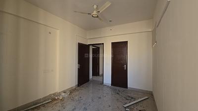 Bedroom Image of 1350 Sq.ft 3 BHK Apartment / Flat for sale in Amrapali Heartbeat City IV, Sector 107 Noida for Rs. 14800000