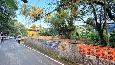 Image of 400 Sq.ft Residential Plot / Land for sale in Vyttila, Kochi for Rs. 22001000