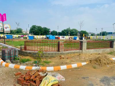 Nayla Plot View 1