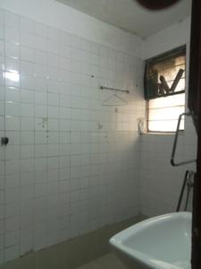 Common Bathroom Image of 2200 Sq.ft 3 BHK Apartment / Flat for rent in DDA Sector Pocket B C, Vasant Kunj New Delhi for Rs. 70000