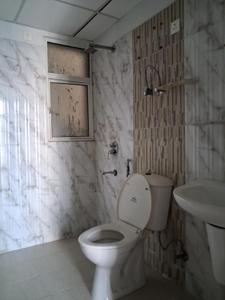 Common Bathroom Image of 1180 Sq.ft 2.5 BHK Apartment / Flat for sale in Amrapali Silicon City, Sector 76 Noida for Rs. 11800000