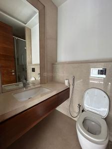 Bathroom Image of 3700 Sq.ft 4 BHK Apartment / Flat for sale in Santacruz West Mumbai for Rs. 300000000