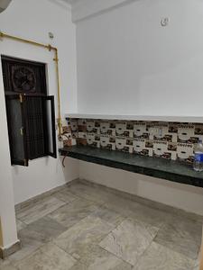 Kitchen Image of 1250 Sq.ft 1 BHK Builder Floor for rent in Gomti Nagar Extension Lucknow for Rs. 9000