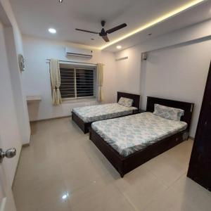 Bedroom Image of 1000 Sq.ft 2 BHK Apartment / Flat for rent in Kumar Picasso, Hadapsar Pune for Rs. 40000