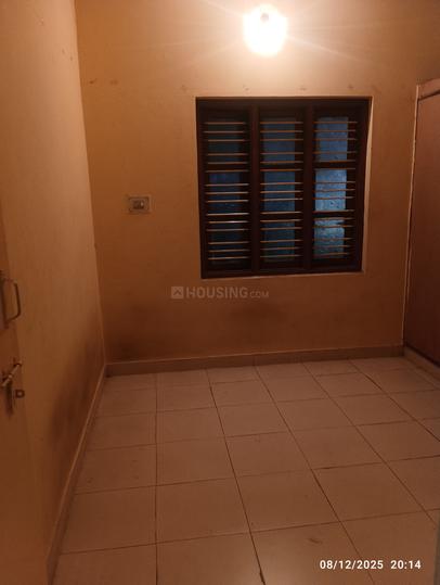 Belathur bus stop Bedroom 1