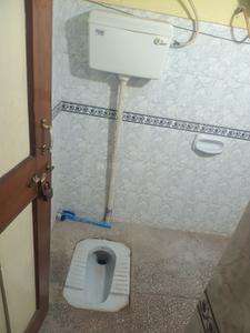 Bathroom Image of 500 Sq.ft 1 RK Independent House for rent in Nirala Nagar Lucknow for Rs. 8000