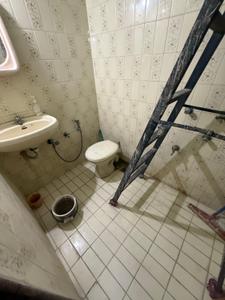 Bathroom Image of 1980 Sq.ft 3 BHK Apartment / Flat for rent in Paldi Ahmedabad for Rs. 22000