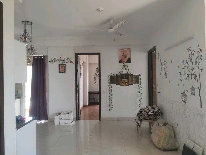 Saya Zion Main Image 1