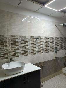 Bathroom Image of 3000 Sq.ft 4 BHK Independent House for rent in Sector 51 Noida for Rs. 75000