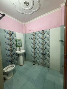 Bathroom Image of 1500 Sq.ft 2 BHK Builder Floor for rent in Rajajipuram Lucknow for Rs. 14000