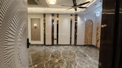 Image of 2200 Sq.ft 4 BHK Builder Floor for sale in Kaushambi, Ghaziabad for Rs. 32500000