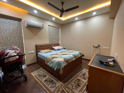 Bedroom Image of 2727 Sq.ft 4 BHK Apartment / Flat for sale in DLF New Town Heights, Sector 91 Gurgaon for Rs. 29000000
