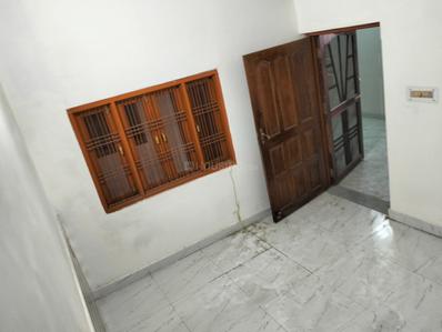Hall Image of 600 Sq.ft 2 BHK Builder Floor for rent in Rajajipuram Lucknow for Rs. 9500