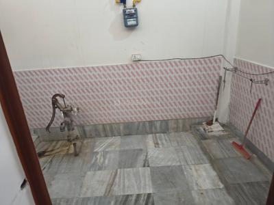 Bathroom Image of 1100 Sq.ft 1.5 BHK Builder Floor for rent in Basharatpur Gorakhpur for Rs. 15000