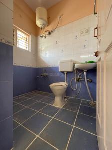 Bathroom Image of 1100 Sq.ft 2 BHK Independent House for rent in Marathahalli Bengaluru for Rs. 26000