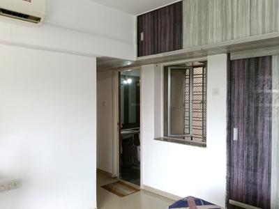 Bedroom Image of 800 Sq.ft 2 BHK Apartment / Flat for rent in Kalpataru Hills, Thane West Thane for Rs. 54000