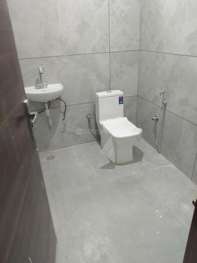 Om Vihar, Palam Vihar Extension Bathroom 1