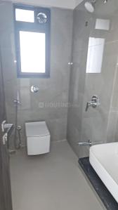 Bathroom Image of 700 Sq.ft 2 BHK Apartment / Flat for rent in DLH Leo Tower, Andheri West Mumbai for Rs. 86000