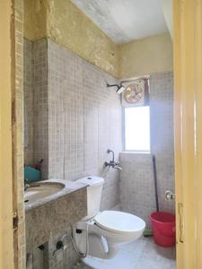 Common Bathroom Image of 824 Sq.ft 2 BHK Apartment / Flat for sale in Paras Tierea, Sector 137 Noida for Rs. 7000000