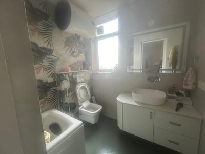 Bathroom Image of 2360 Sq.ft 3 BHK Apartment / Flat for sale in Central Park 2 Bellevue, Sector 48 Gurgaon for Rs. 40000000