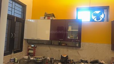 Kitchen Image of 1200 Sq.ft 2 BHK Builder Floor for rent in Garg Enclave Extension, Indira Nagar Lucknow for Rs. 15500