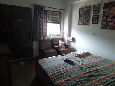 Bedroom Image of 1250 Sq.ft 3 BHK Apartment / Flat for rent in Vasundhara Enclave New Delhi for Rs. 40000