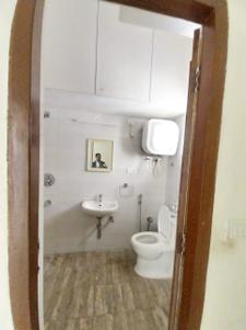 Bathroom Image of 5200 Sq.ft 4.5 BHK Independent House for rent in Armane Nagar Bengaluru for Rs. 210000