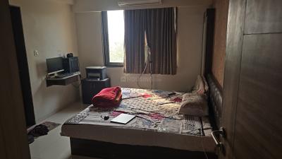 Bedroom Image of 1113 Sq.ft 3 BHK Apartment / Flat for rent in JHY Beverly Hills, Nana Chiloda Ahmedabad for Rs. 25000
