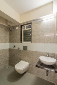 Bathroom Image of 550 Sq.ft 1 BHK Apartment / Flat for sale in Veena Sentrio, Chembur Mumbai for Rs. 12000000