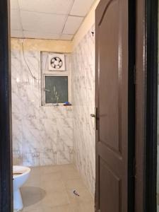 Common Bathroom Image of 1035 Sq.ft 2 BHK Apartment / Flat for rent in Amrapali Silicon City, Sector 76 Noida for Rs. 35000