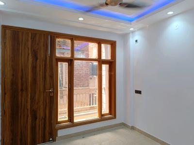 Bedroom Image of 700 Sq.ft 2 BHK Builder Floor for sale in Govindpuri New Delhi for Rs. 5000000