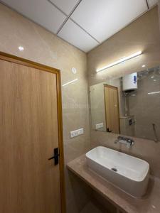 Bathroom Image of 630 Sq.ft 1 BHK Independent House for rent in Sector 46 Gurgaon for Rs. 40000